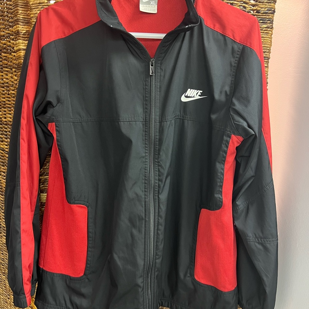 Nike- Black/Red Windbreaker, Youth XL (18/20)